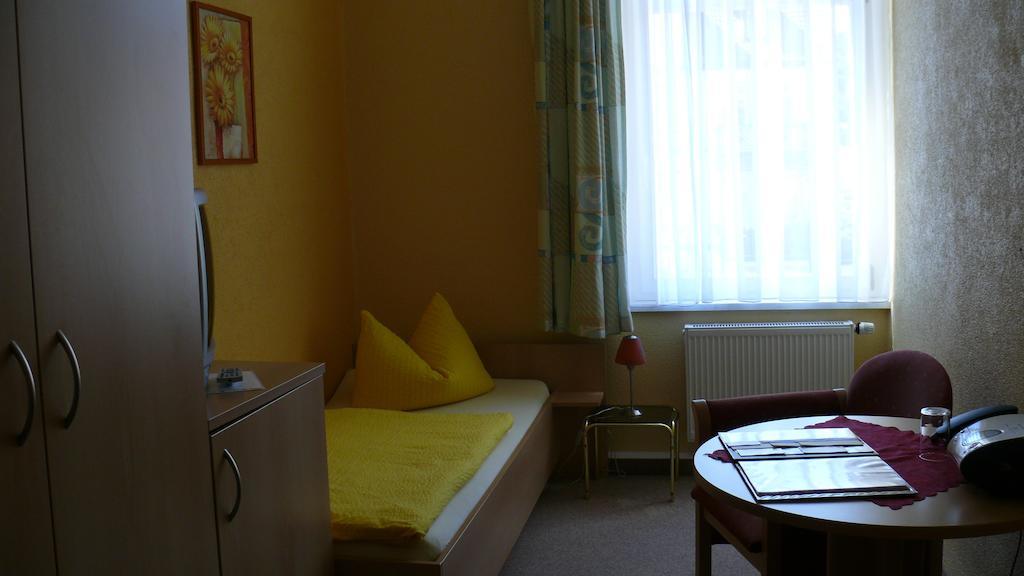 Pension Kreisel Бад-Кёзен Номер фото