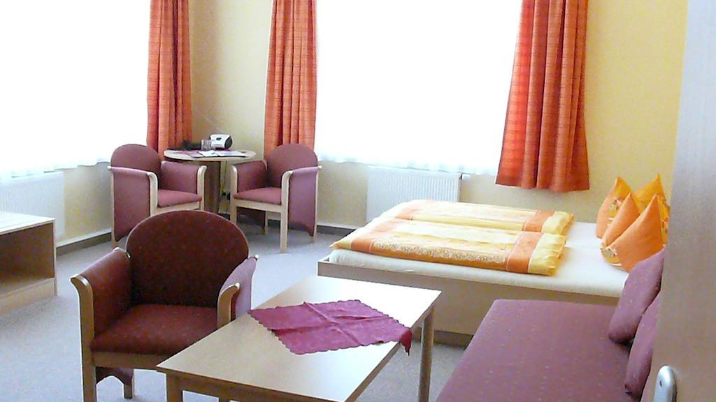 Pension Kreisel Бад-Кёзен Номер фото